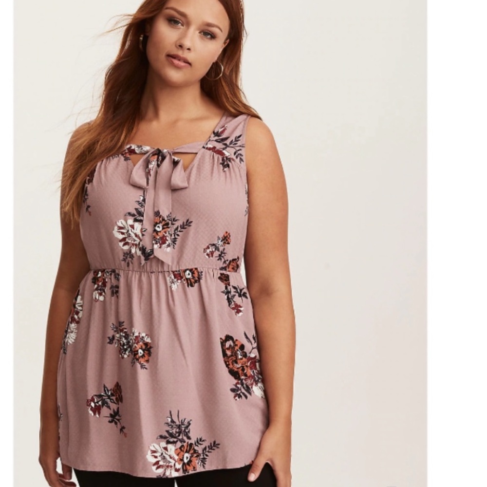Torrid mauve floral top NWOT